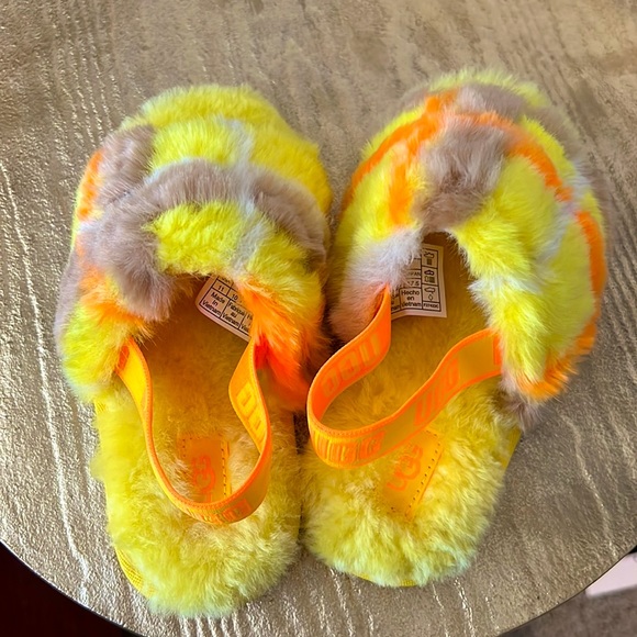 UGG Kids Fluff Yeah canary yellow plaid punk slip on slide sandals. Size 11 - Picture 7 of 9